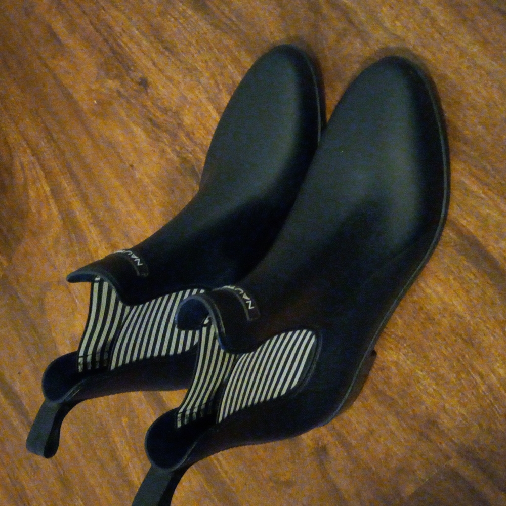Shoe